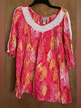 Catherines Plus Floral Foliage Crocheted Trim At Neck/Sleeves Tunic Top 1X